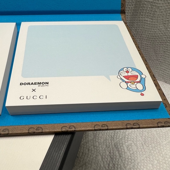 NEW GUCCI x DORAEMON MEMO PAD - Picture 5 of 7
